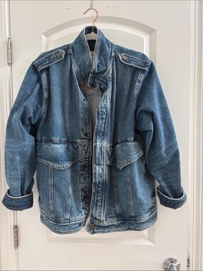 Beautiful FRAME Oversized Classic Blue Denim Jacket